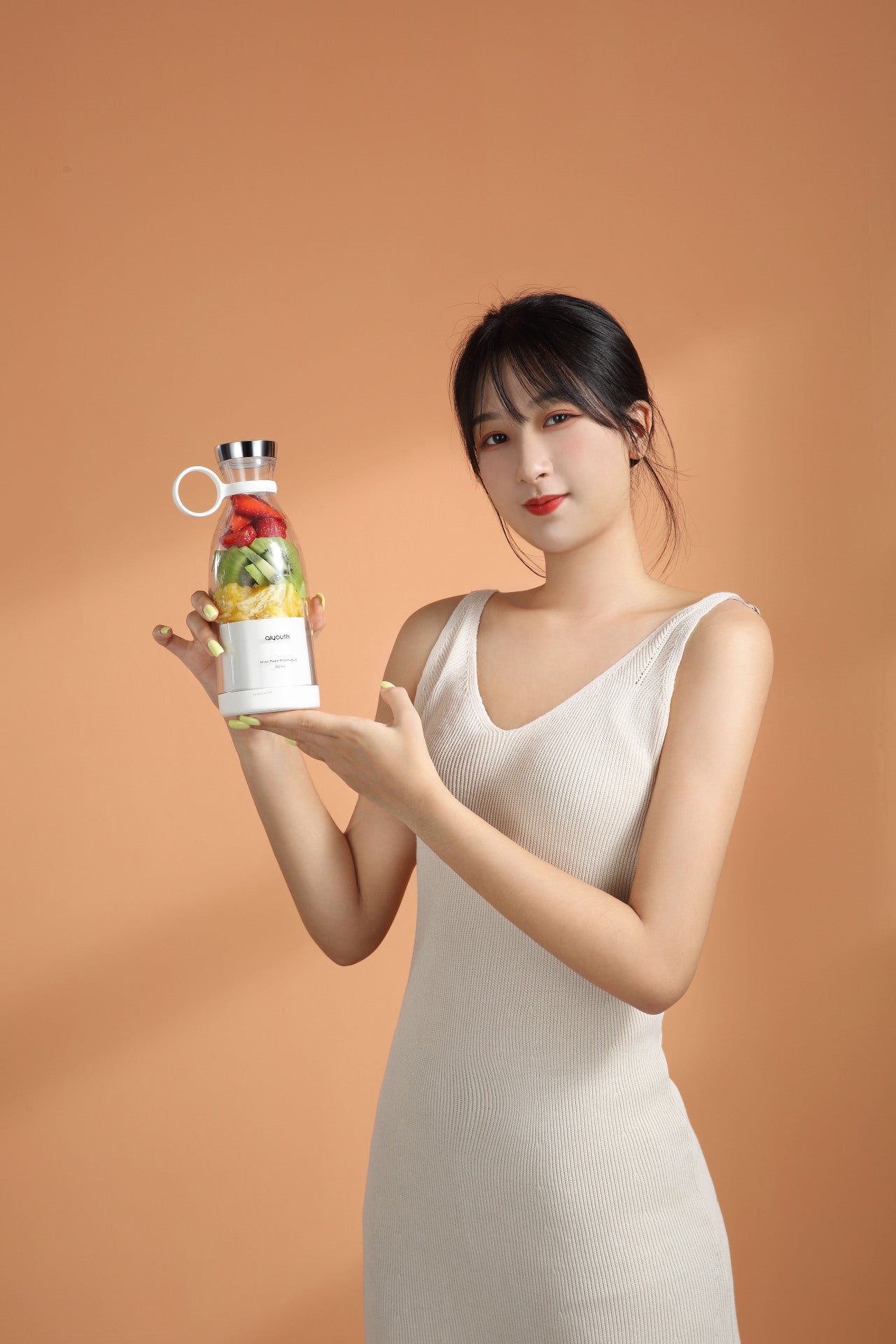 Portable Mini Juicer – USB Rechargeable Personal Blender & Smoothie Maker