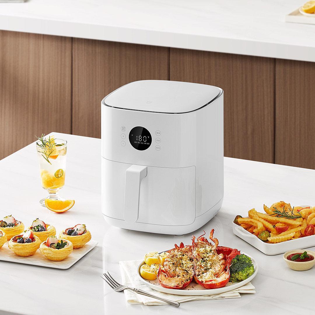 Intelligent 4.5L Multifunctional Air Fryer with Smart Touch Control and Non-Stick Coating