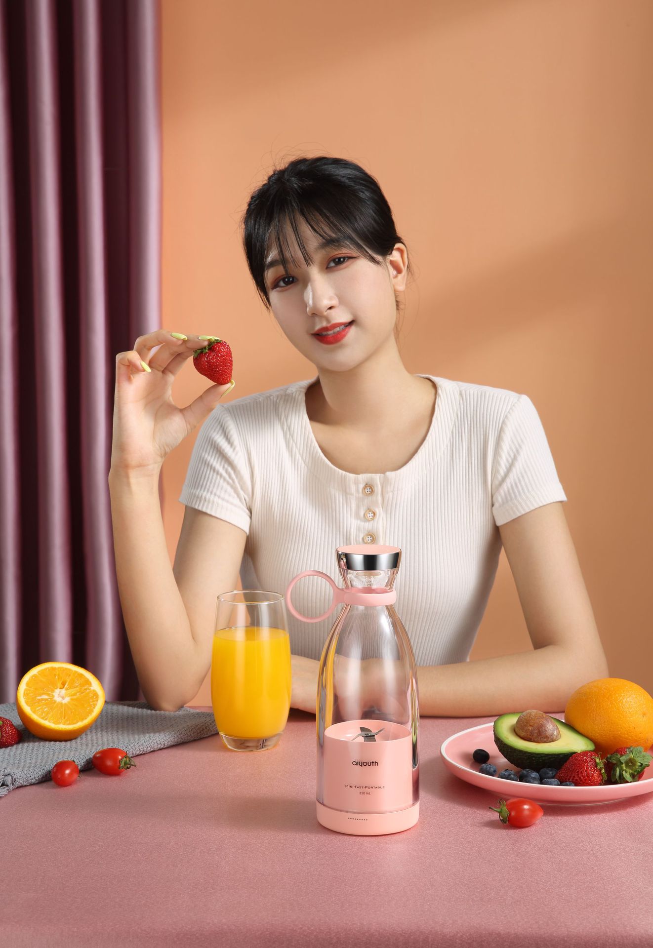 Portable Mini Juicer – USB Rechargeable Personal Blender & Smoothie Maker